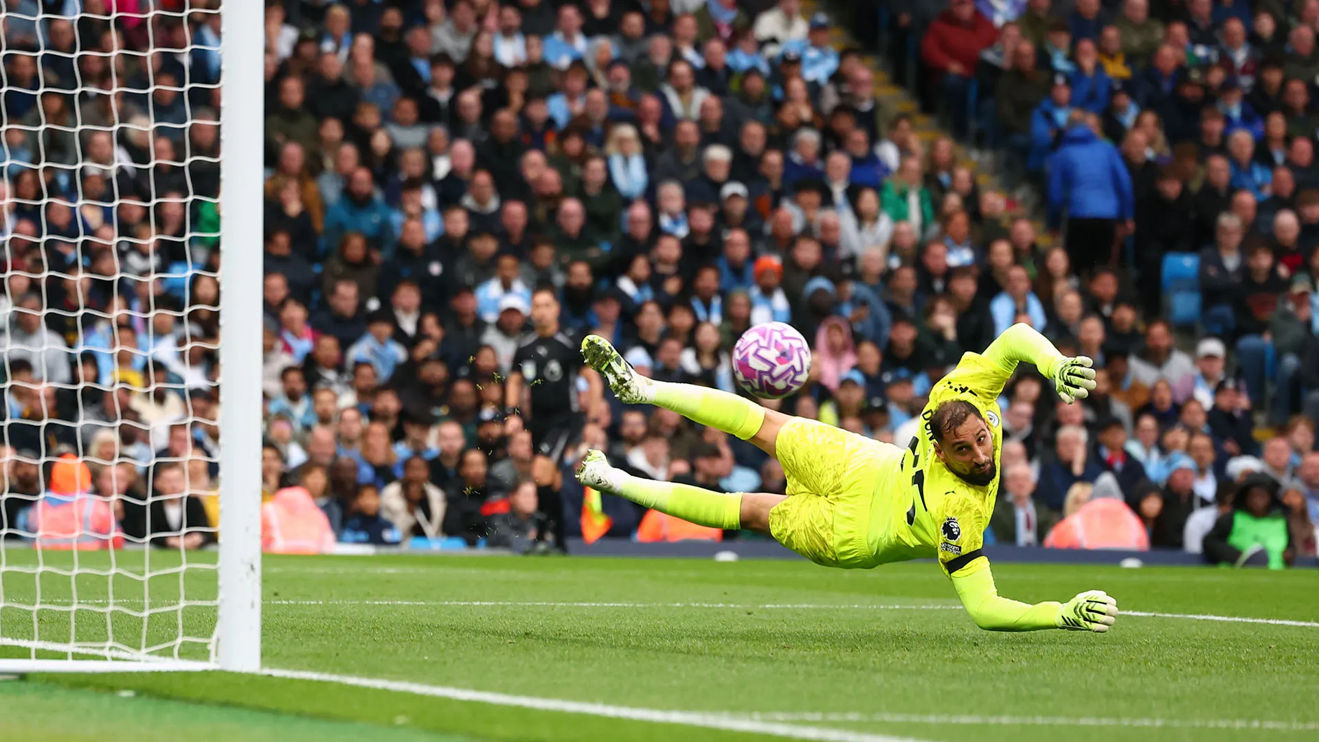 I tifosi inglesi sono già pazzi di Donnarumma...
