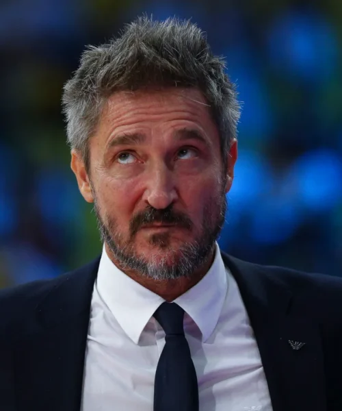 Italia, dopo la vittoria su Cipro Gianmarco Pozzecco omaggia Giorgio Armani