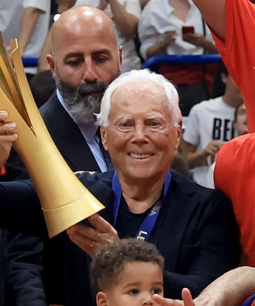 È morto Giorgio Armani, re della moda e patron dell’Olimpia Milano