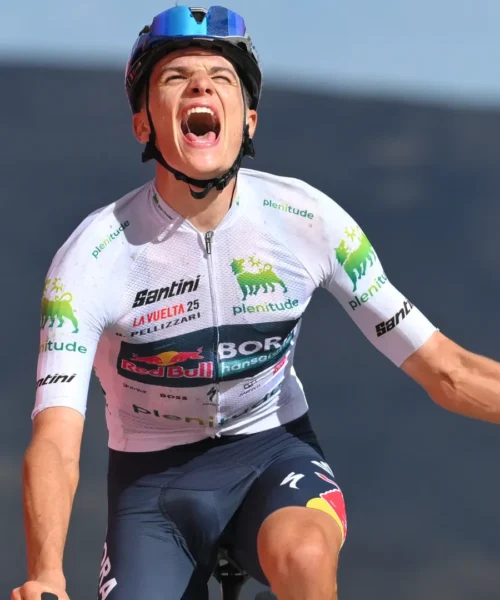 Giulio Pellizzari da urlo: impresa in solitaria alla Vuelta