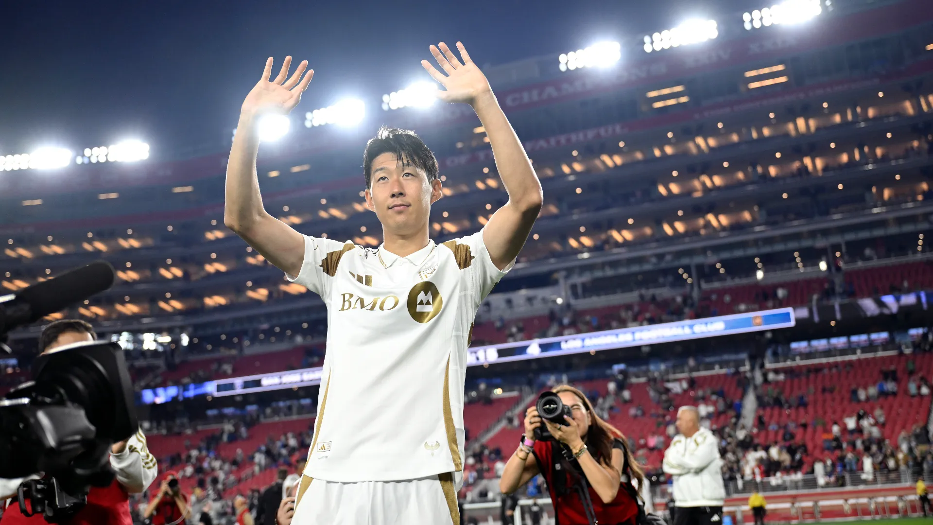 Un'ottima azione del Los Angeles FC ha permesso a Heung-min Son di trovarsi a pochi passi dalla porta vuota
