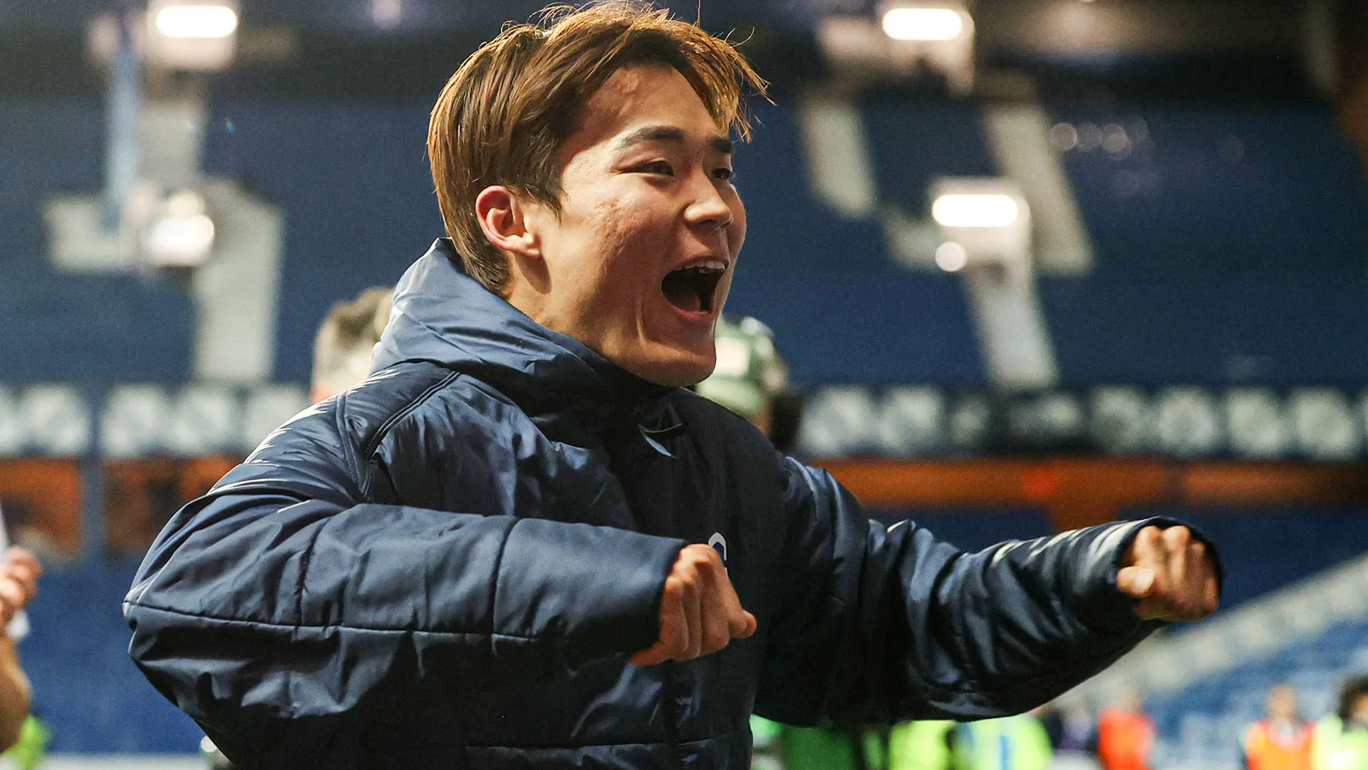 Hyeongyu Oh ha cantato i cori con i suoi tifosi come un capo ultrà