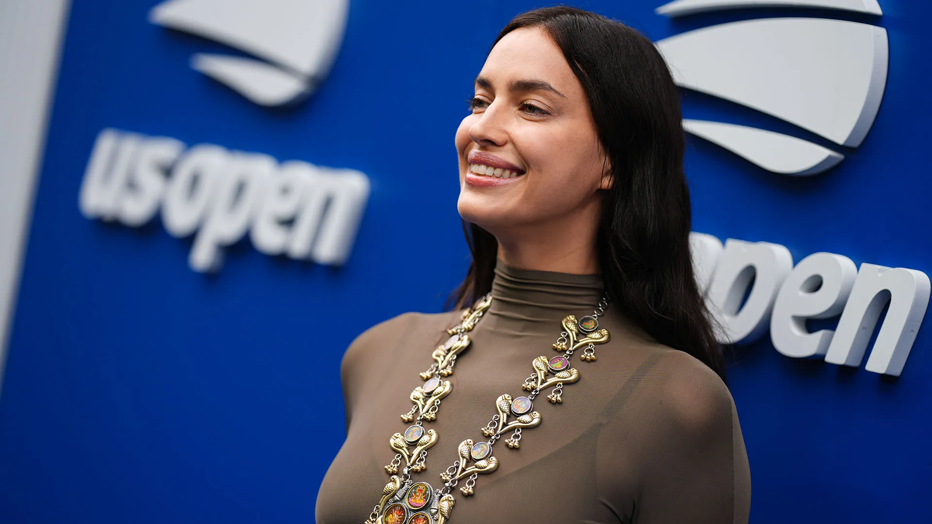I tifosi sui social si sono divisi sul look della modella