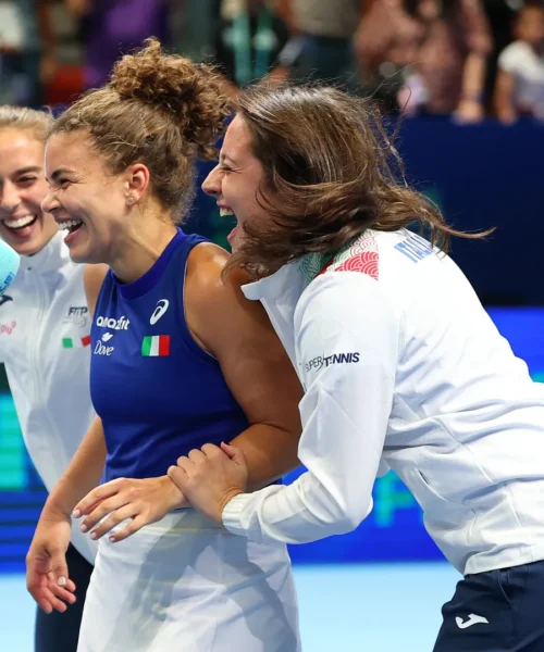 Jasmine Paolini domina Jessica Pegula, l’Italia vince per la sesta volta la Billie Jean King Cup