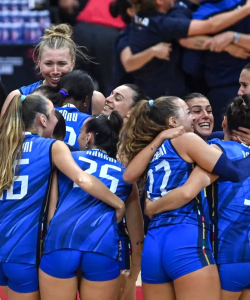 Azzurre in delirio, lacrime e risate: le foto della gioia delle ragazze terribili di Velasco