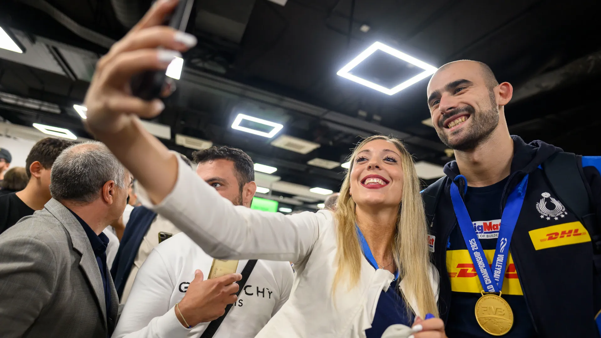 La Nazionale azzurra, che ha conquistato il quinto titolo iridato maschile, il secondo consecutivo, è stata invitata dal Presidente della Repubblica, Sergio Mattarella al Quirinale per mercoledì 8 ottobre alle ore 16. 