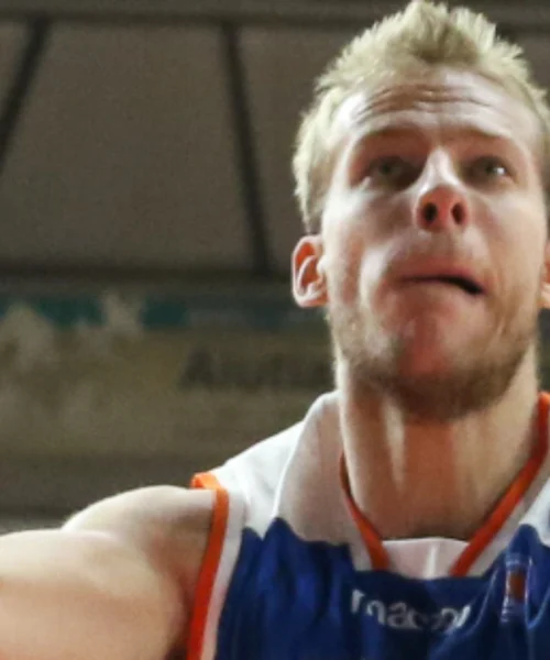 Jakub Wojciechowski apre il suo terzo capitolo a Brindisi