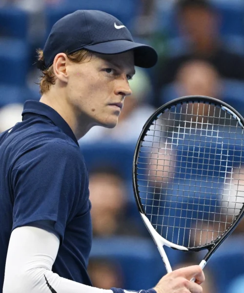 Jannik Sinner spazza via anche Fabian Maroszan: è in semifinale a Pechino
