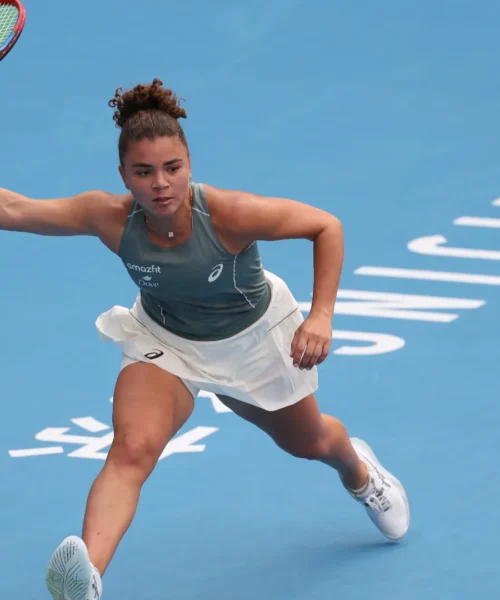 Jasmine Paolini va di fretta a Pechino: demolita Sevastova all’esordio