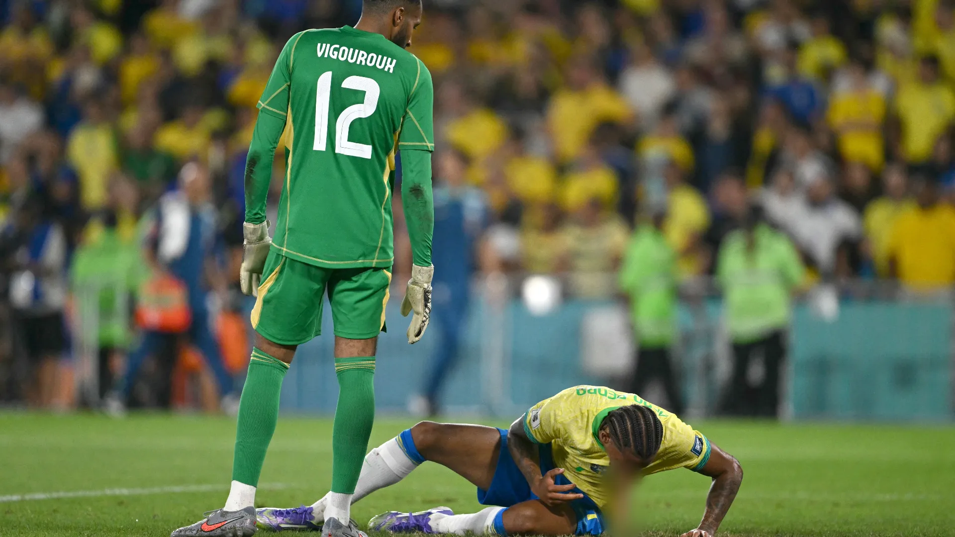 Il calciatore si è sentito poco bene durante la sfida tra Brasile e Cile

