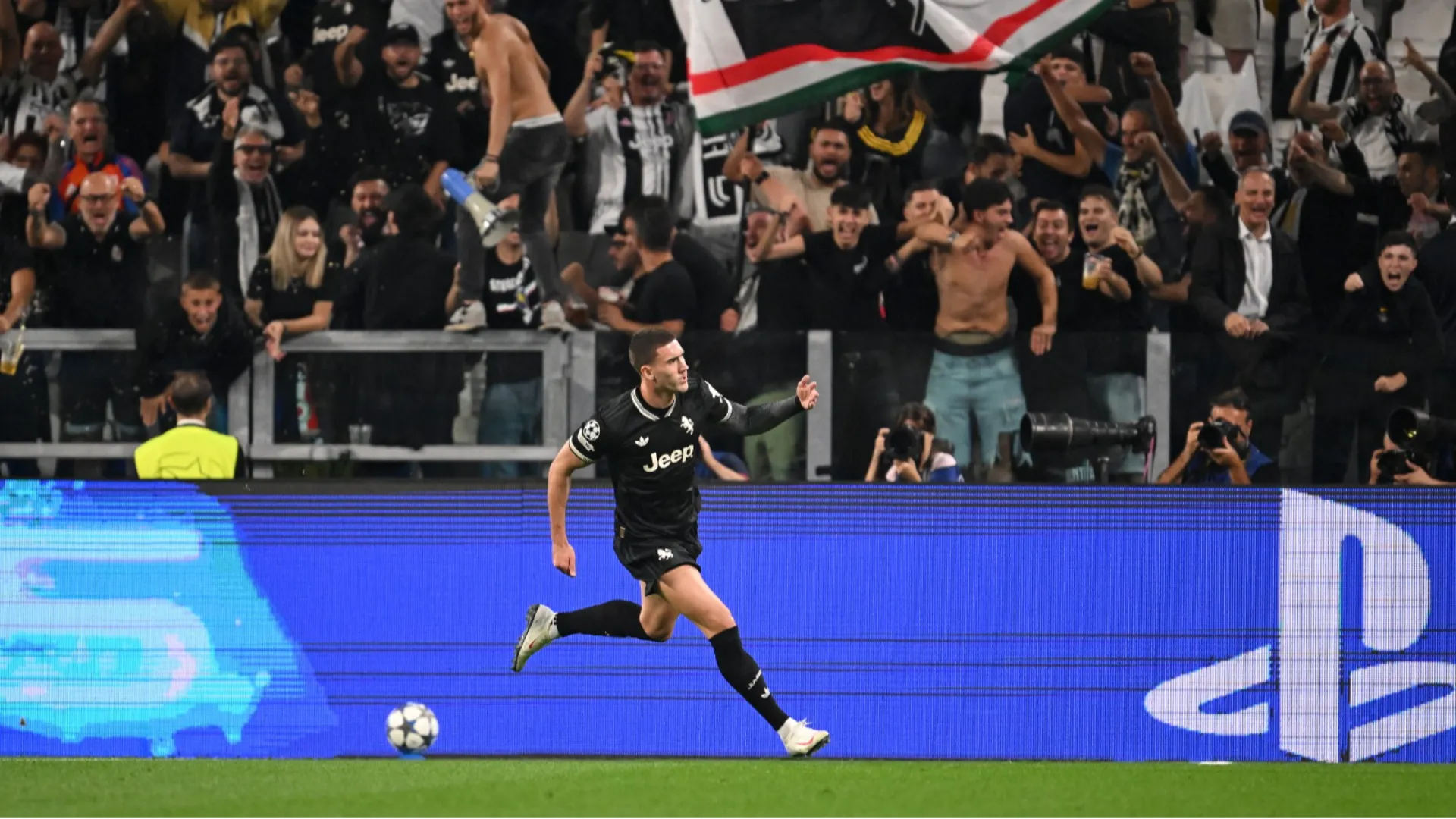 Un 4-4 finale che resterà nella storia della Champions League... 