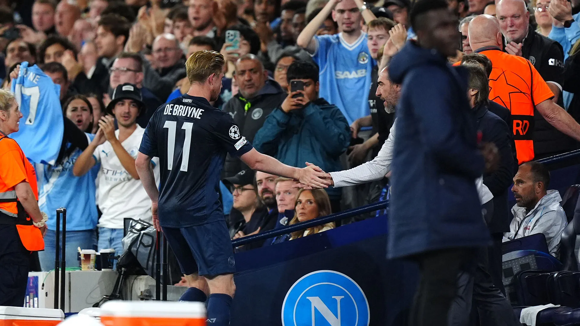 L'allenatore del Napoli ha inserito Mathias Olivera al suo posto per cautelarsi...
