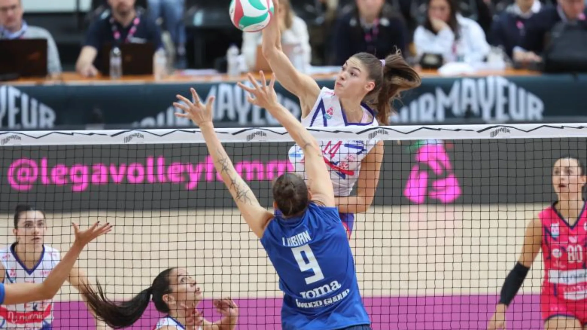  Il risultato finale segna 1-3 (19-25; 17-25; 25-21; 14-25) in favore delle venete; per Vero Volley top scorer di serata è Egonu con 14 punti, seguita da Lanier che va a referto con 11 palloni. 