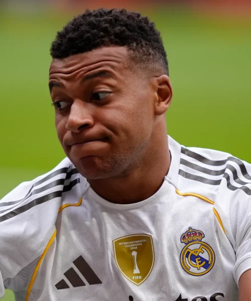 Caos Mbappé, qualcosa non torna: i tifosi sono perplessi