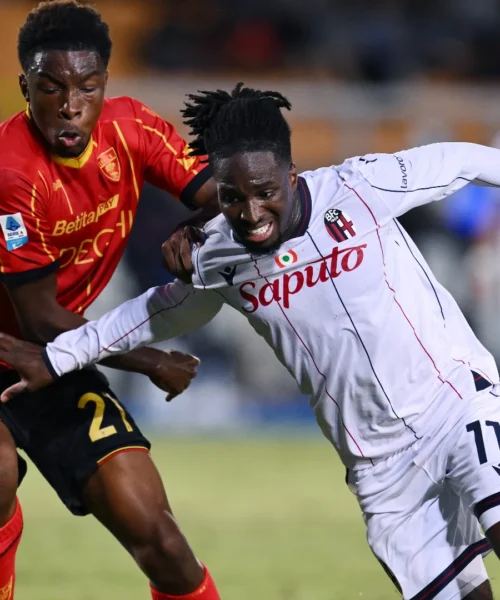 Il Bologna ribalta il Lecce che si salva nel recupero