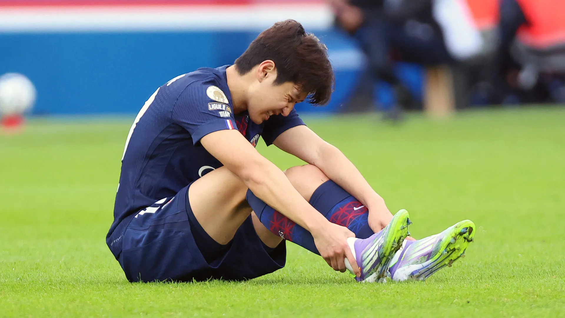 Circa mezz'ora dopo si è fatto male anche Lee Kang-in
