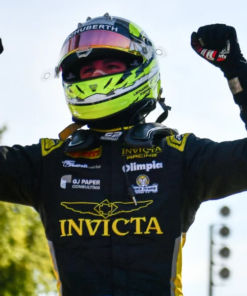 Leonardo Fornaroli porta in alto il tricolore a Monza