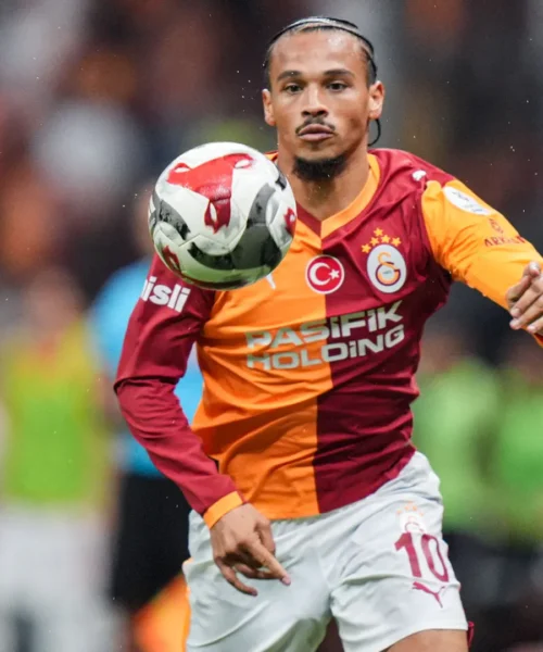 Leroy Sané: spintoni e insulti con alcuni tifosi del Bayern Monaco