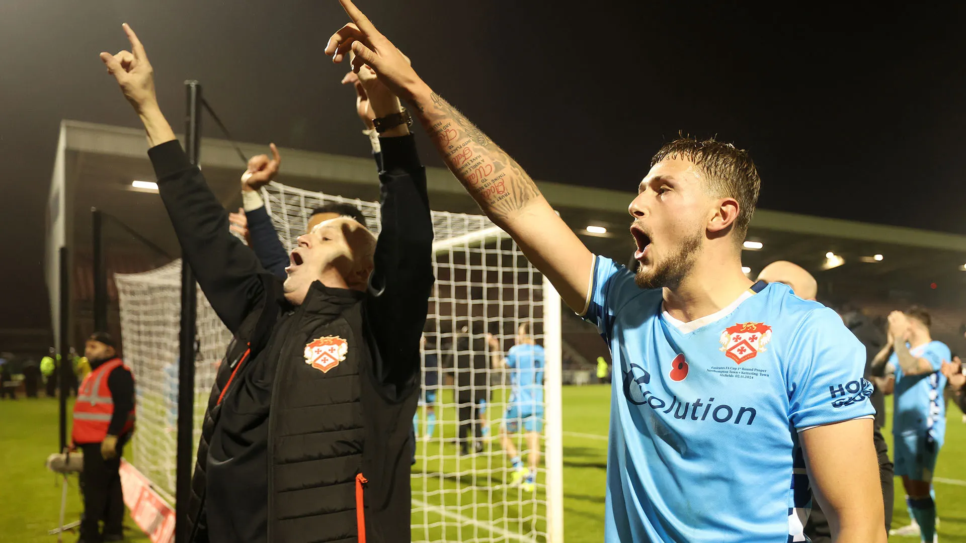 "Doveva avere la testa fra le nuvole. Comunque ha rimediato e  ci ha aiutato a portare a termine la partita ed è sempre una sensazione fantastica vincere un match infrasettimanale"