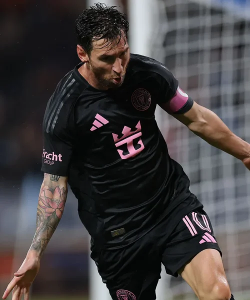 Messi, non ci sono più parole: altra serata da leggenda. Foto