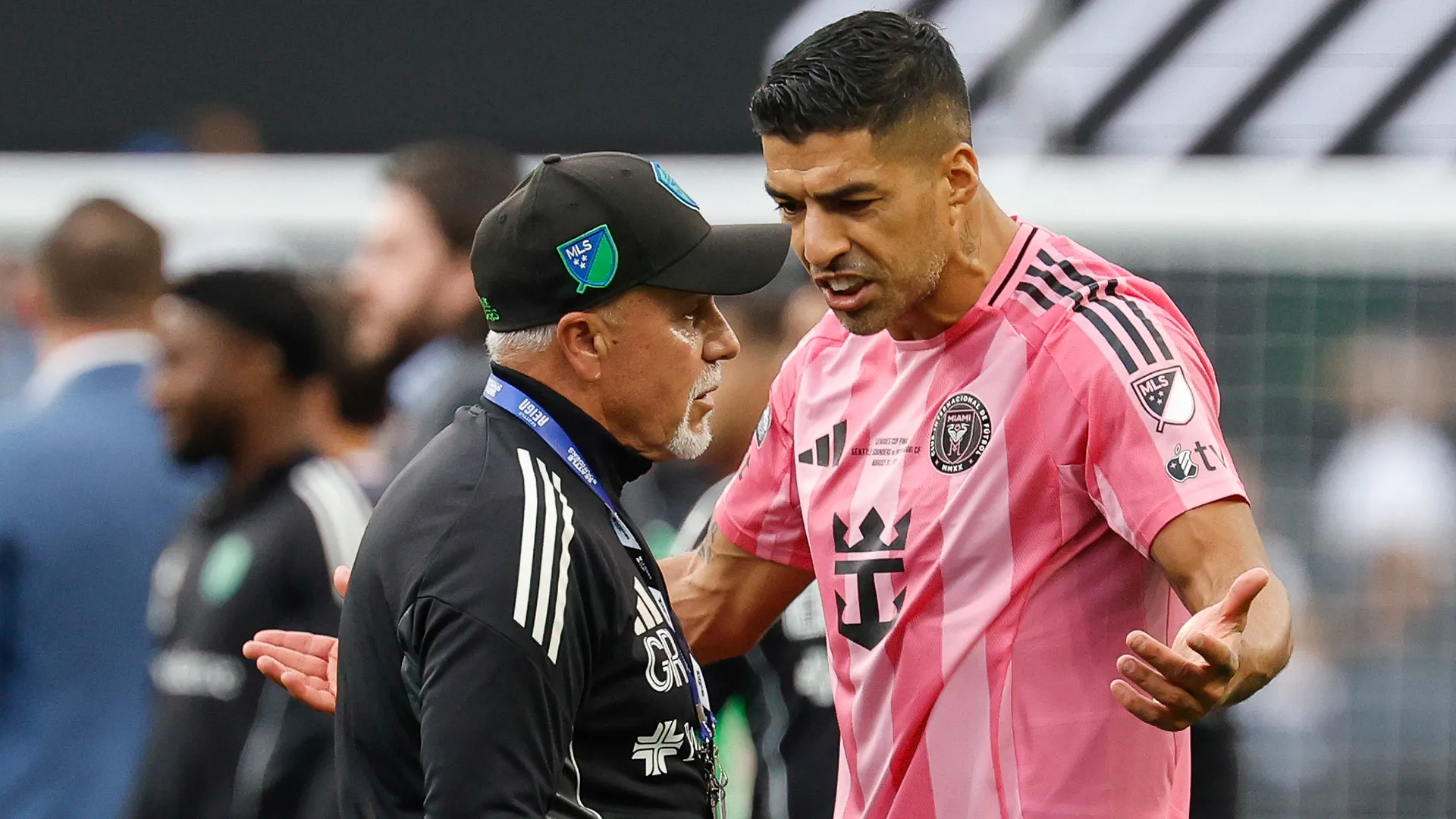 Maxi squalifica per Luis Suarez dopo la grande follia
