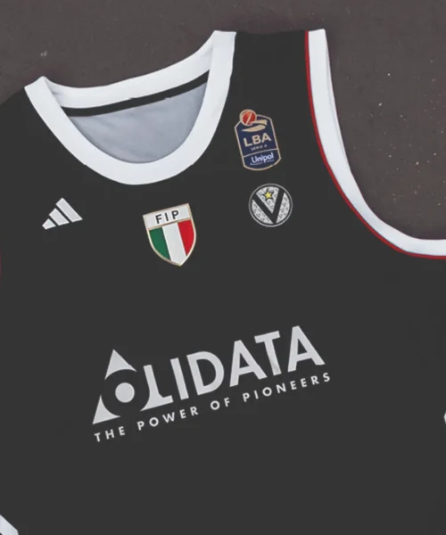 La Virtus Bologna ha una nuova maglia: le foto