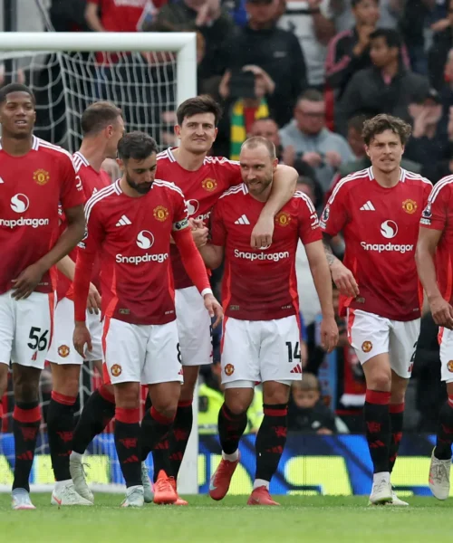 L’ex stella del Manchester United sbarca in Bundesliga: le foto