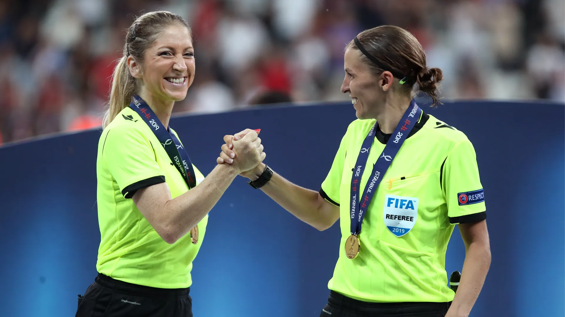 Parallelamente alla carriera da arbitro, ha portato avanti gli studi universitari...
