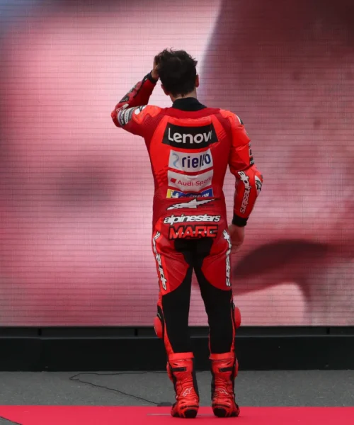 Marc Marquez mette le mani avanti e si vede giù dal podio