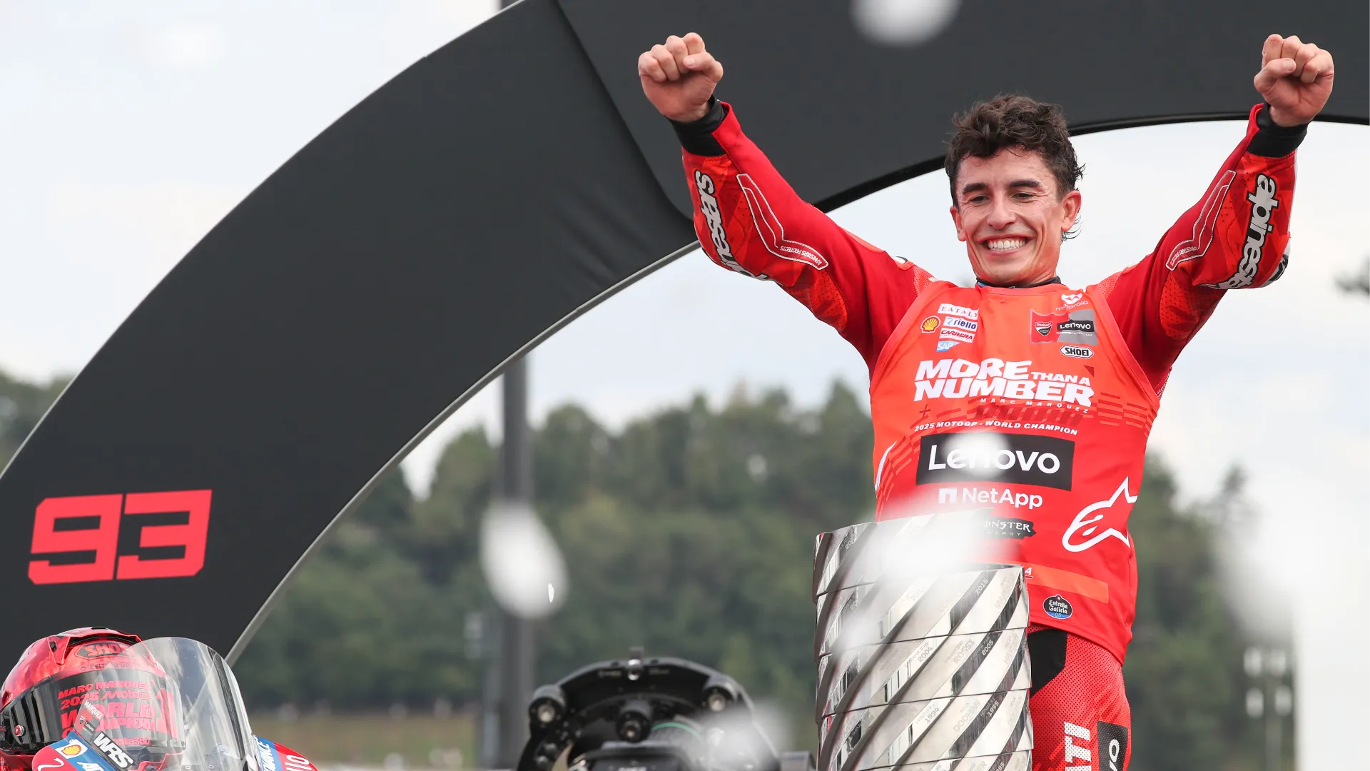 Dopo un lungo calvario dovuto a una serie di infortuni e il doloroso addio alla Honda, il pilota catalano è riuscito a tornare al vertice con la Ducati