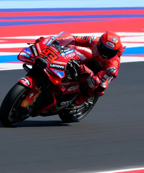 Marc Marquez mette in fila Bezzecchi, Morbidelli e Bagnaia nelle prequalifiche di Misano