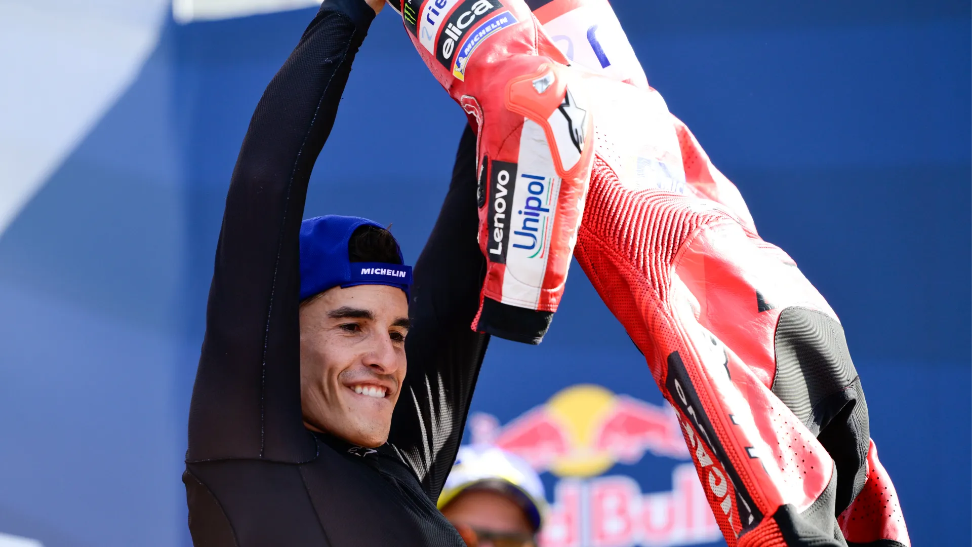 "Leo parla giocando a calcio e a me piace farlo andando in moto, ci voleva dopo la caduta di sabato…"