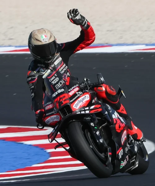 MotoGp, pole in casa per Marco Bezzecchi. Marc Marquez in seconda fila, Pecco Bagnaia ottavo