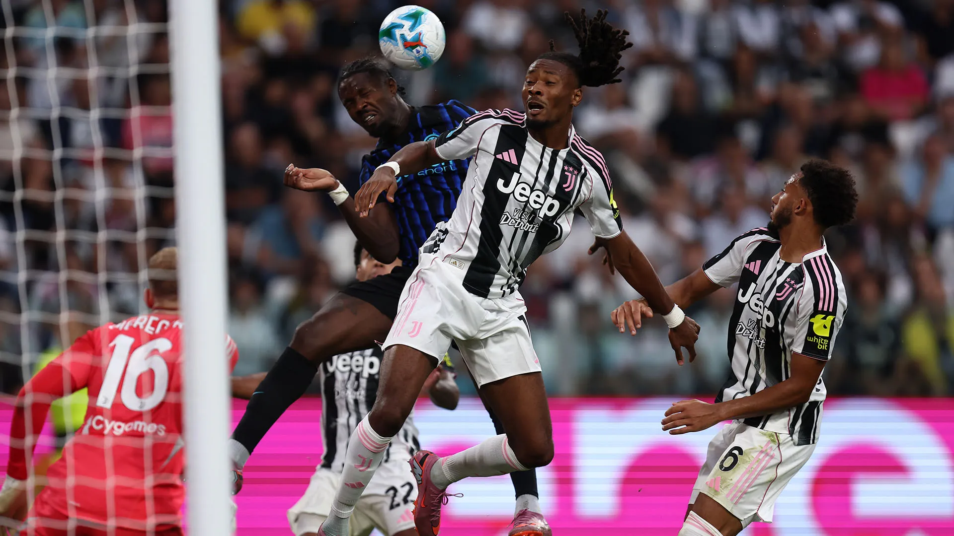 L'attaccante dell'Inter è stato attaccato dai tifosi per il suo comportamento in campo