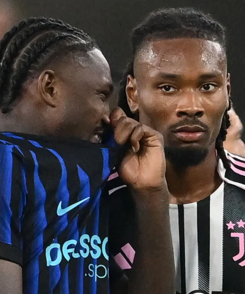 Marcus Thuram ride con il fratello Khéphren nonostante la sconfitta: tutto chiarito con l’Inter. Foto