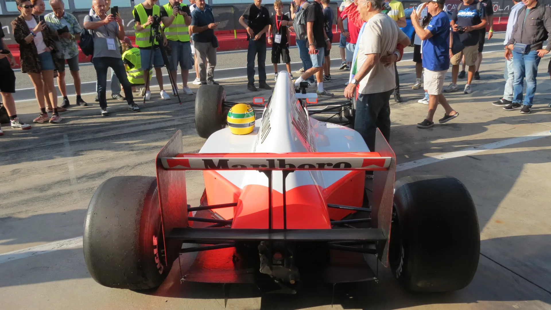 A pilotare a Imola la McLaren è stato Luciano Crespi... 