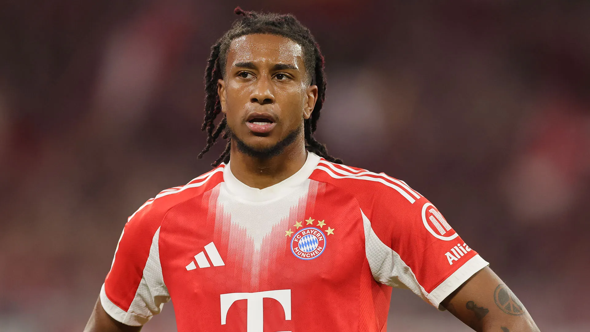 Secondo BILD, Michael Olise è finito nel mirino dei top club europei per le sue prestazioni al Bayern Monaco