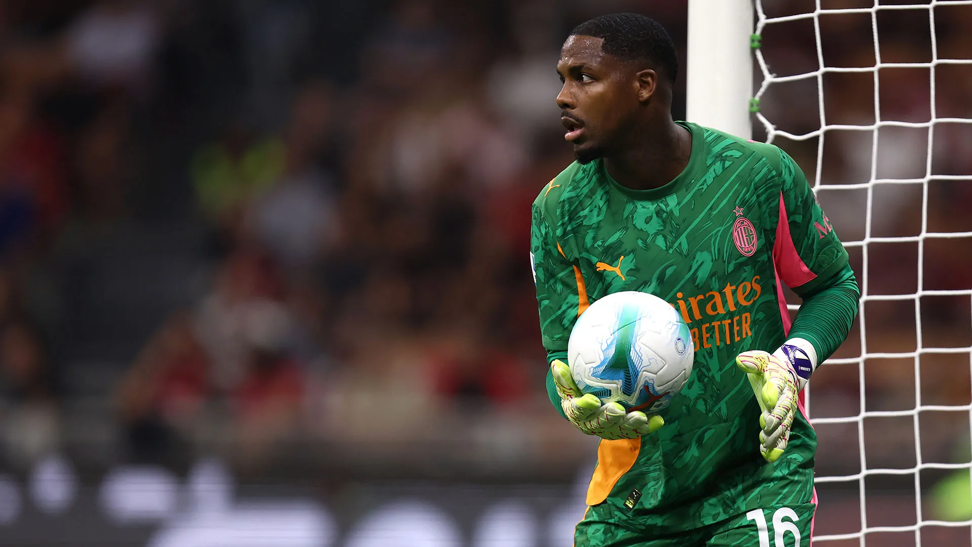 Il portiere è in scadenza di contratto con il Milan 

