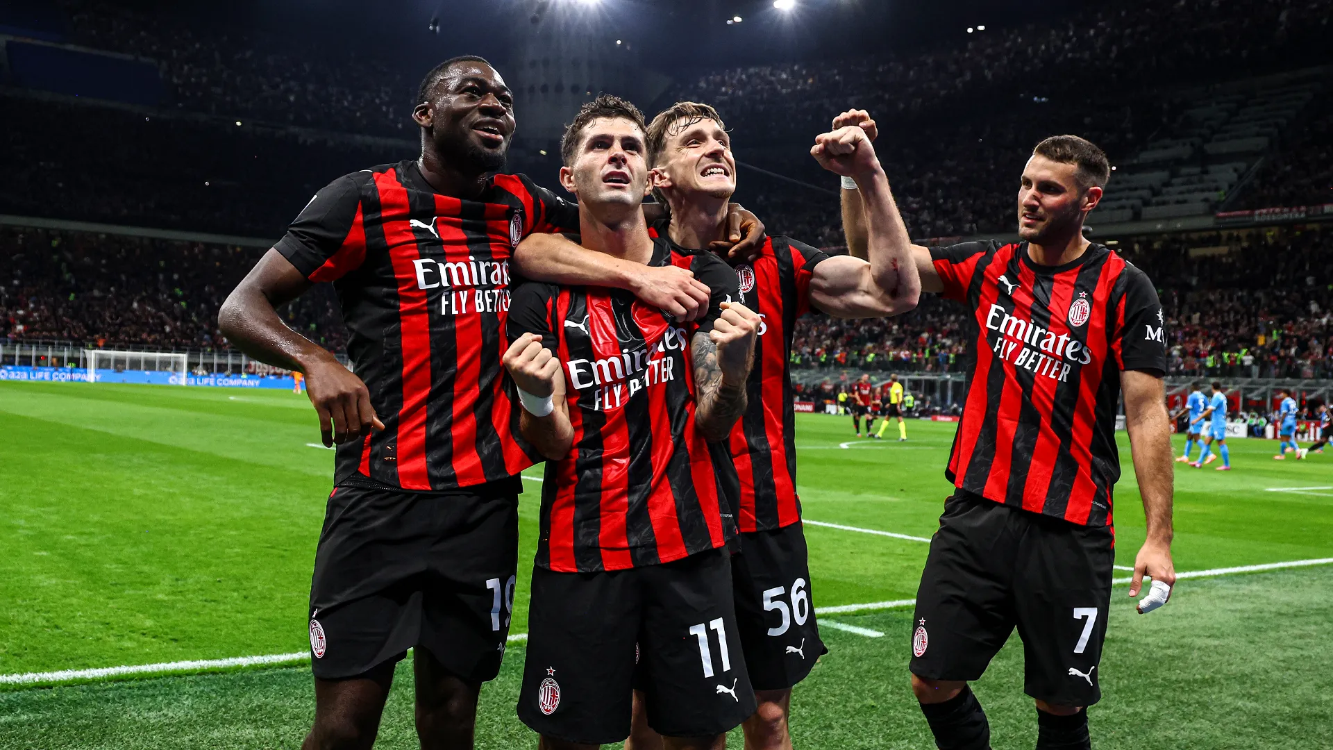 Milan in testa, Napoli battuto e agganciato