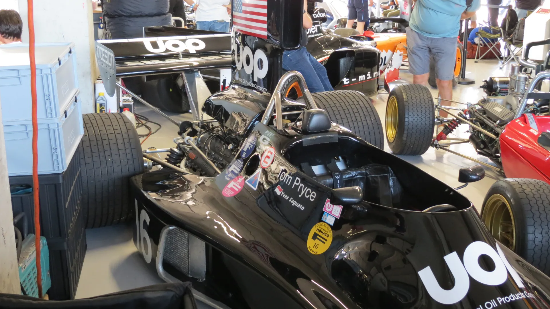 ... più recente la Shadow che lo sfortunato Tom Pryce ha guidato fino alla sua tragica fine