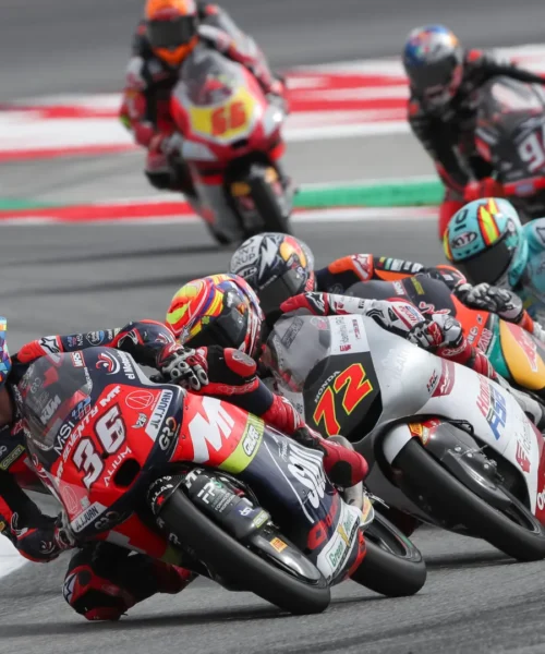 GP Catalogna, Ánguel Piqueras vince in Moto3, Daniel Holgado in Moto2