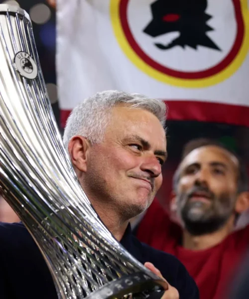 José Mourinho, ultimi otto anni con un solo trofeo alzato. Con la Roma