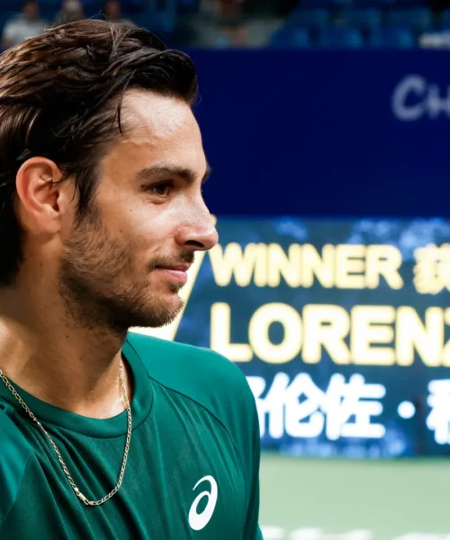 Delusione per Lorenzo Musetti: Azzurro sconfitto in finale in Cina