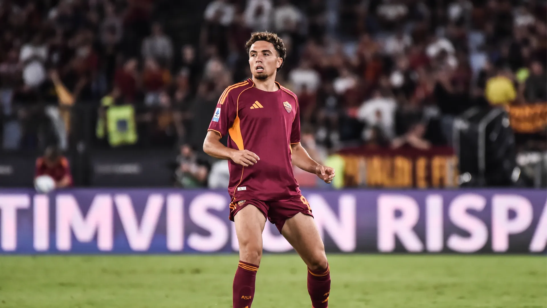 Neil El Aynaoui: il centrocampista marocchino è sbarcato a Roma per 23 milioni di euro dal Lens