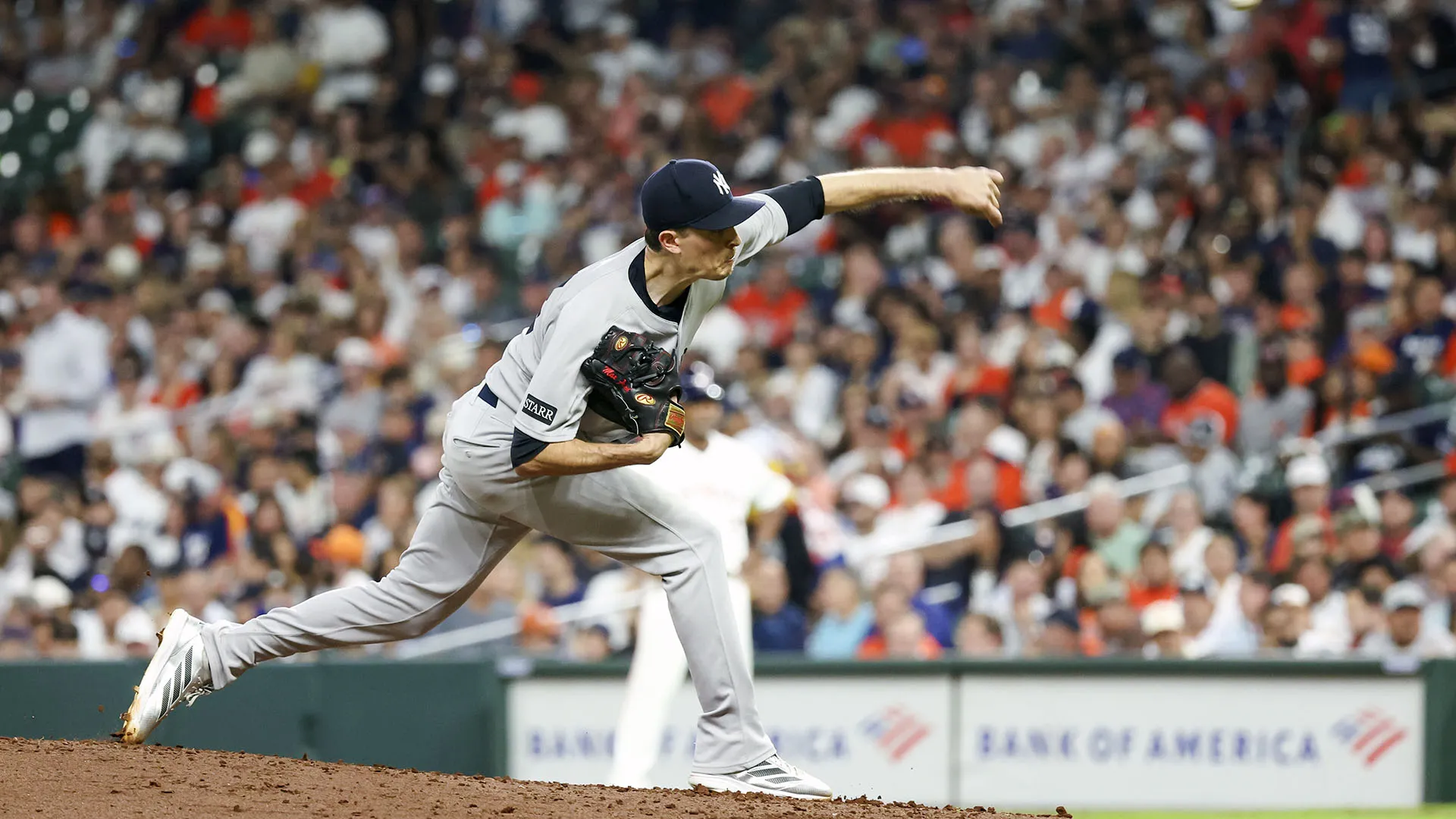 Jose Altuve ha aperto le marcature con un fuoricampo solitario nel primo inning