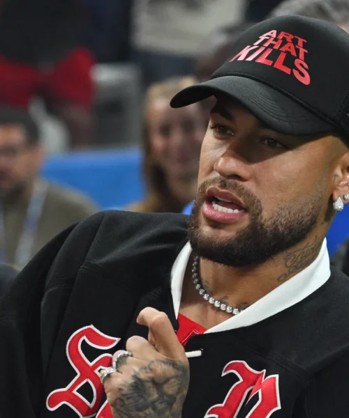 Uno sconosciuto lascia un miliardo di euro a Neymar: le foto