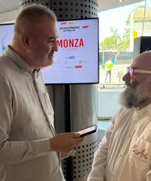 Nico Acampora, con i suoi ragazzi di PizzAut, pronto a stupire Charles Leclerc e Lewis Hamilton
