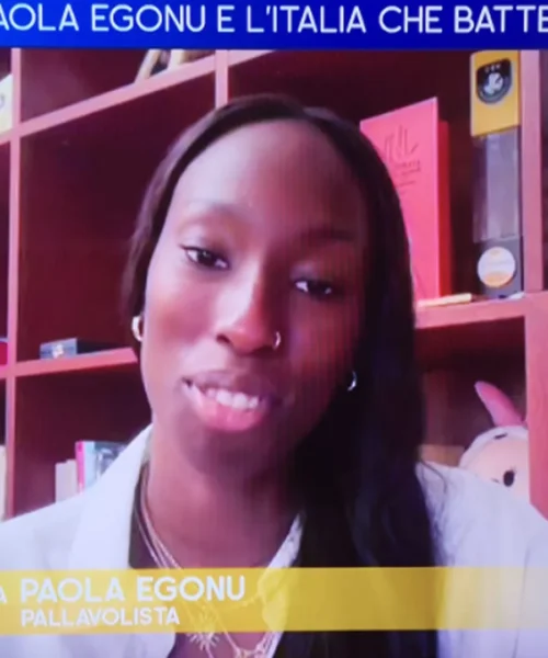 Paola Egonu radiosa in tv: “Sul razzismo passi avanti in Italia”