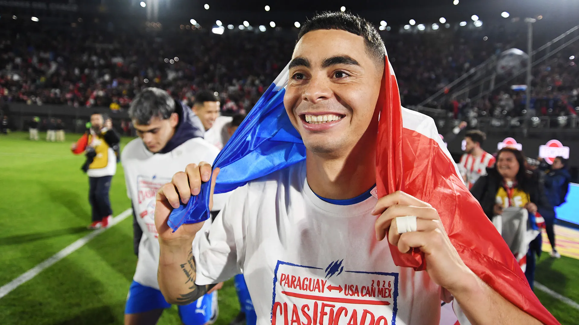 Indescrivibile la gioia negli occhi dei calciatori e dei tifosi
