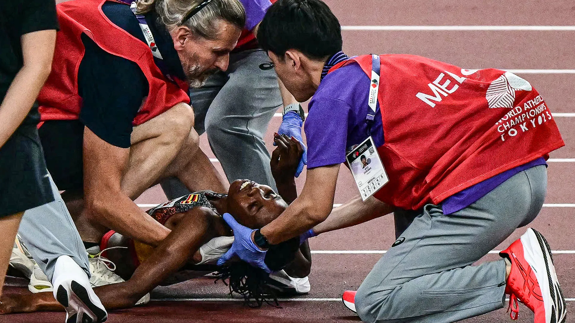 Lo staff medico è immediatamente arrivato per soccorrerla